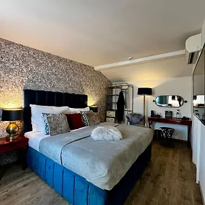 https://antik.praguehotelsweb.com